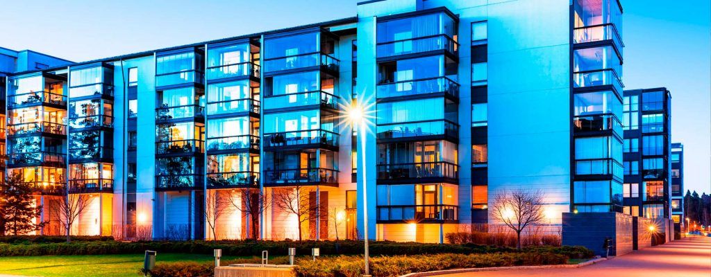 edificio residencial acristalado